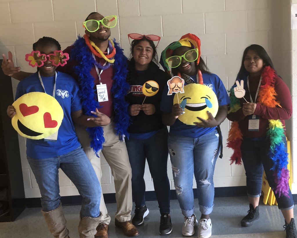 RAMiddle_RAMS's tweet photo. #RAMSTeamLG Google Summit!!! https://t.co/ixURviLHS7