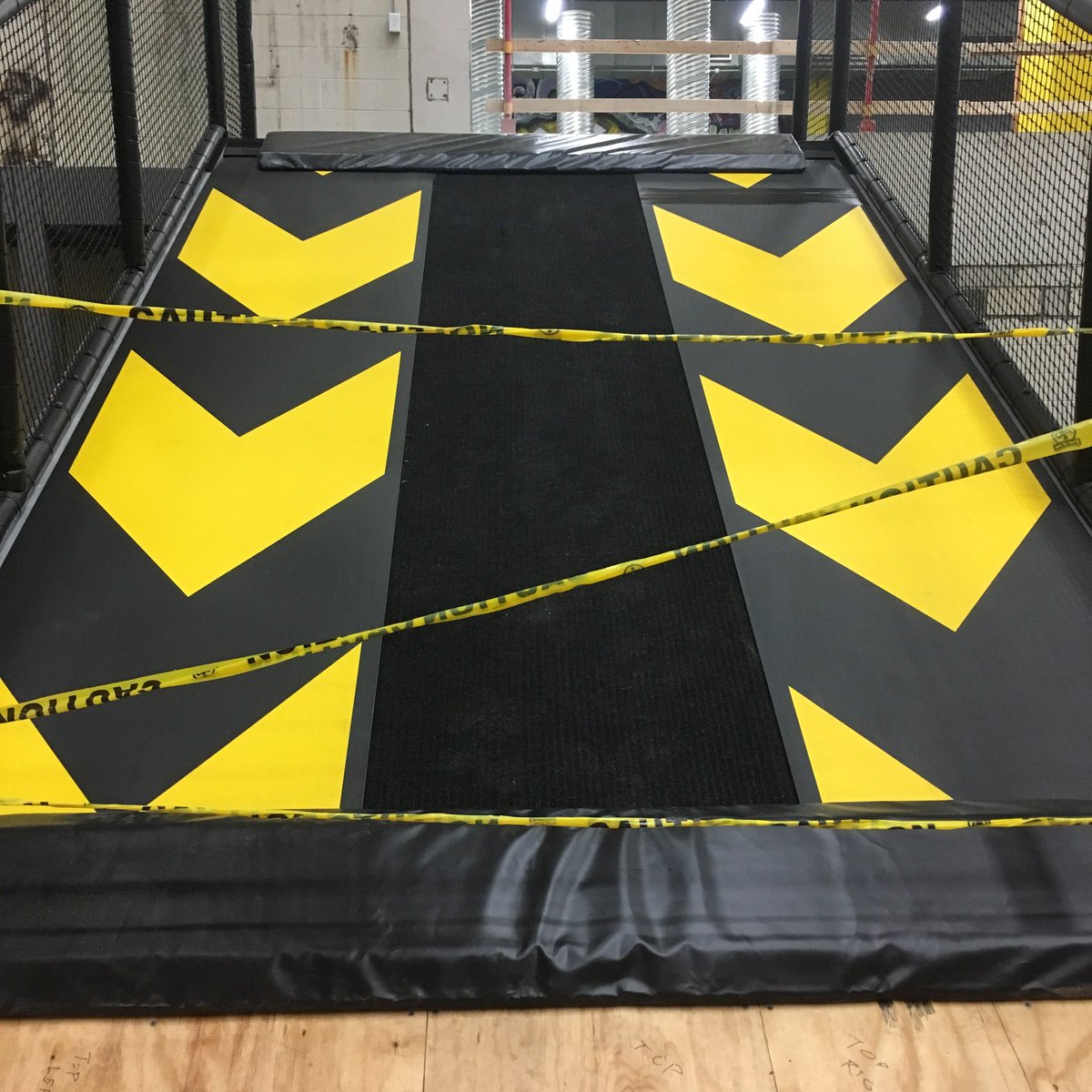 FactoryLDNont's tweet photo. On Week 8 The Adrenalator moved in! This will be a feature in our #warriorcourse and will challenge you to run up the 12ft treadmill moving in the opposite direction. #ldnont #trampolinepark https://t.co/eKevFtT6JS