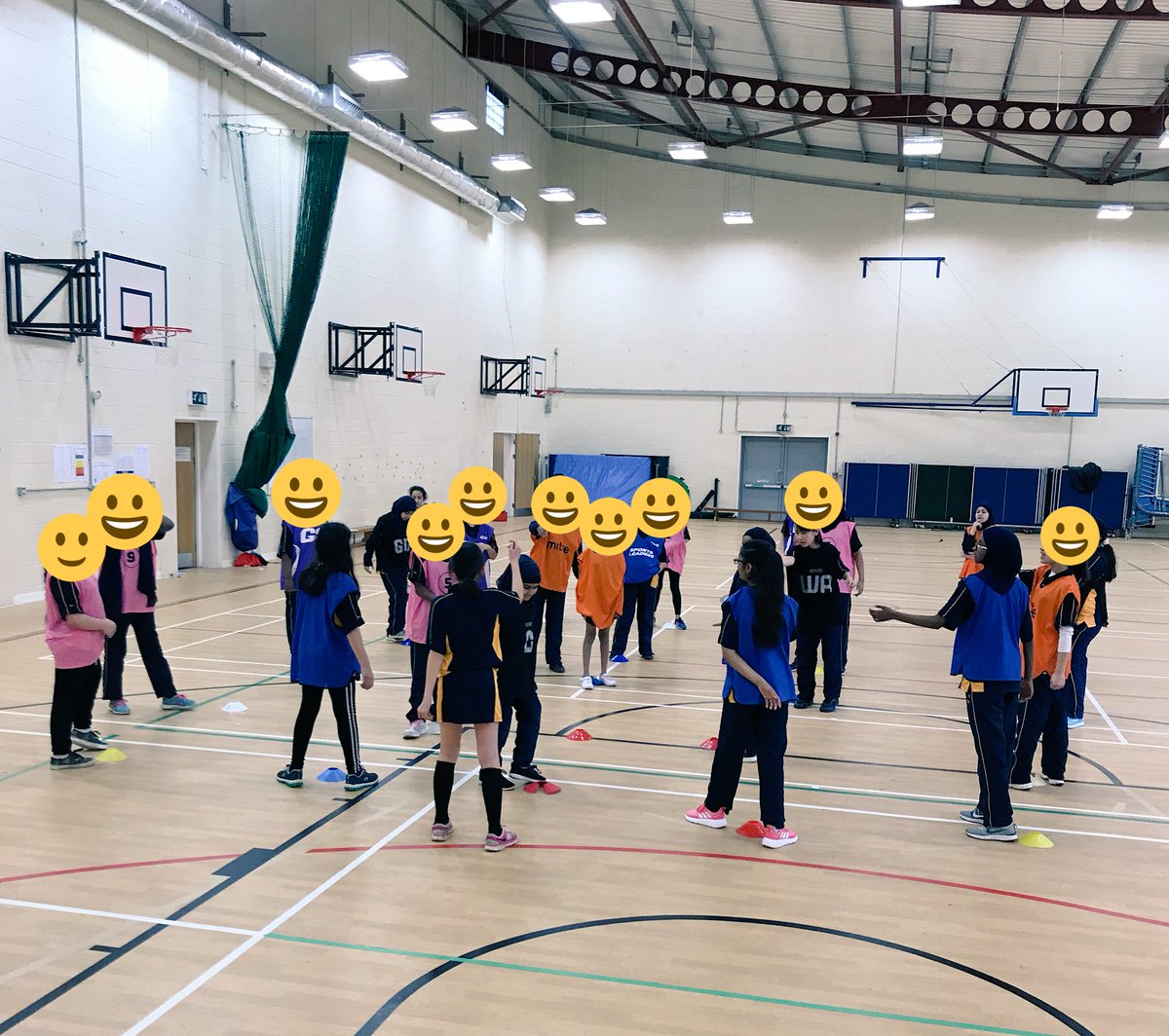 Had the best OAA lesson doing the human rubik’s cube with Year 7👍🏼 Working on team work, problem solving and communication for their assessment lesson! Definitely recommend it😀 #OAA #PhysEd #PGCE #Trainee #ITTchat