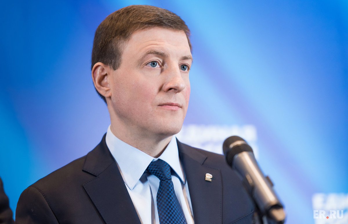 Секретарь Генсовета партии Андрей Турчак рассказал о новом партийном проекте «Единой России», который будет направлен на создание физкультурно-оздоровительных комплексов и бассейнов в районных центрах и высших учебных заведениях.

Подробнее: tass.ru/politika/50299…