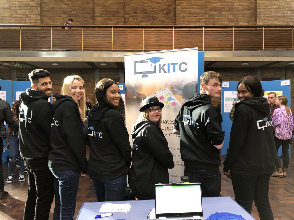 UniKentComp's tweet image. Our student KITC consultants  - they’ve got your back! #UniKentCompFest  #UniKent #kentuni #computerscience #canterbury #kitc
