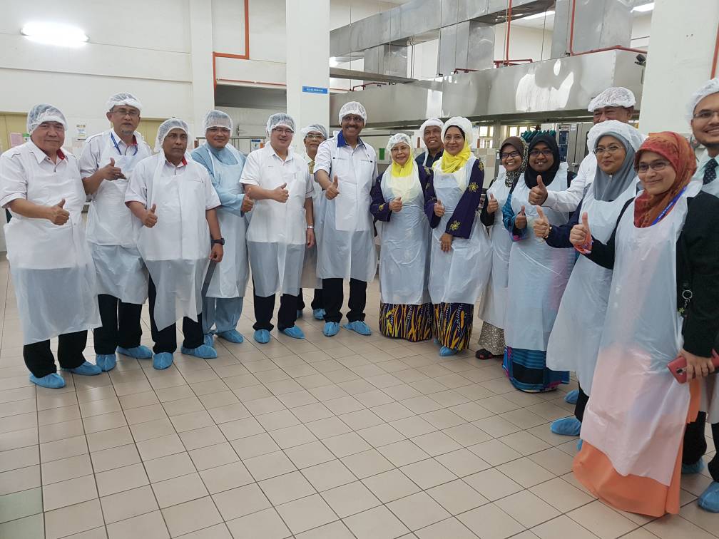 DrAliHamsa's tweet photo. Sekitar lawatan saya ke Hospital Slim River, #Perak bersama PUSPANITA. @KKMPutrajaya https://t.co/ttNi8rt4uE