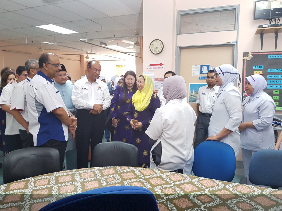 DrAliHamsa's tweet photo. Sekitar lawatan saya ke Hospital Slim River, #Perak bersama PUSPANITA. @KKMPutrajaya https://t.co/ttNi8rt4uE
