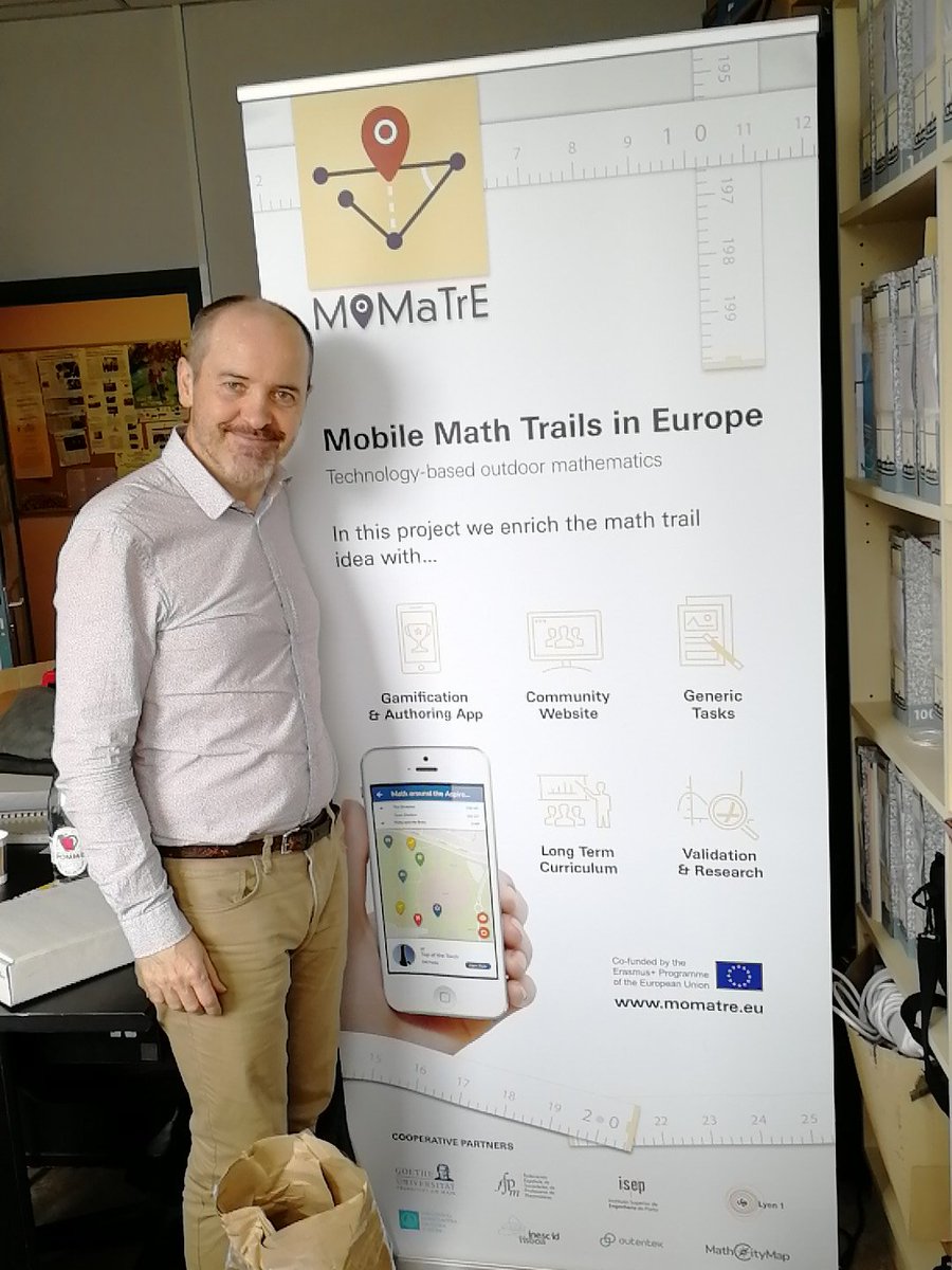 christianmercat's tweet image. Mobile Math Trails for Europe kakémono pour le congrès math.en.jeans #mej #mathcitymap #momatre