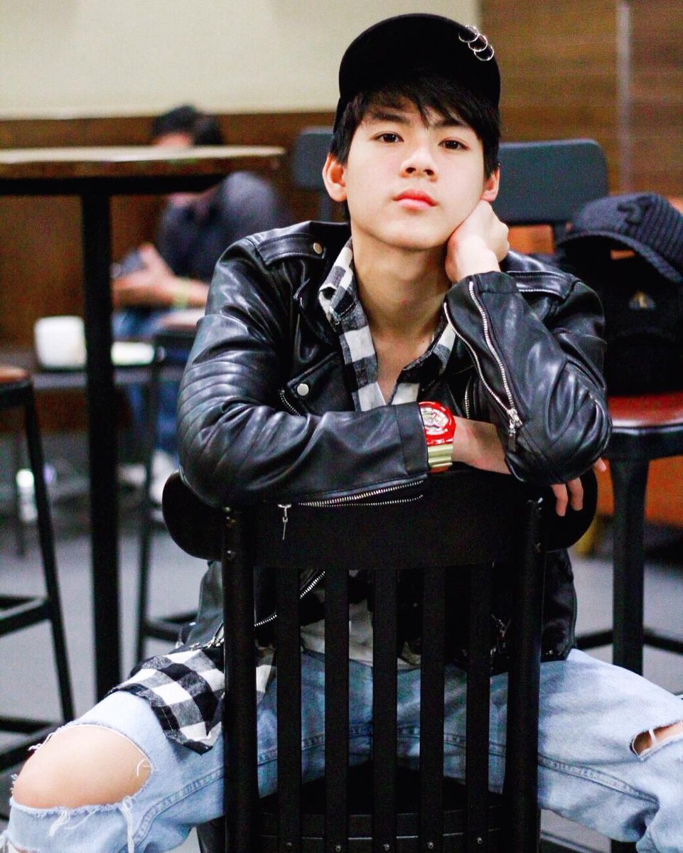 sudaruthuang201's tweet photo. วันเฉลิมโตเป็นหนุ่มเเล้วนะ  นี่อยากให้น้องมามาก #pd101th 
ชื่อ: ยอร์ช
วันเกิด: 11/4/2002
เด็ก 15-16 ก็จะประมาณนี้ https://t.co/0oCsKE0bg8
