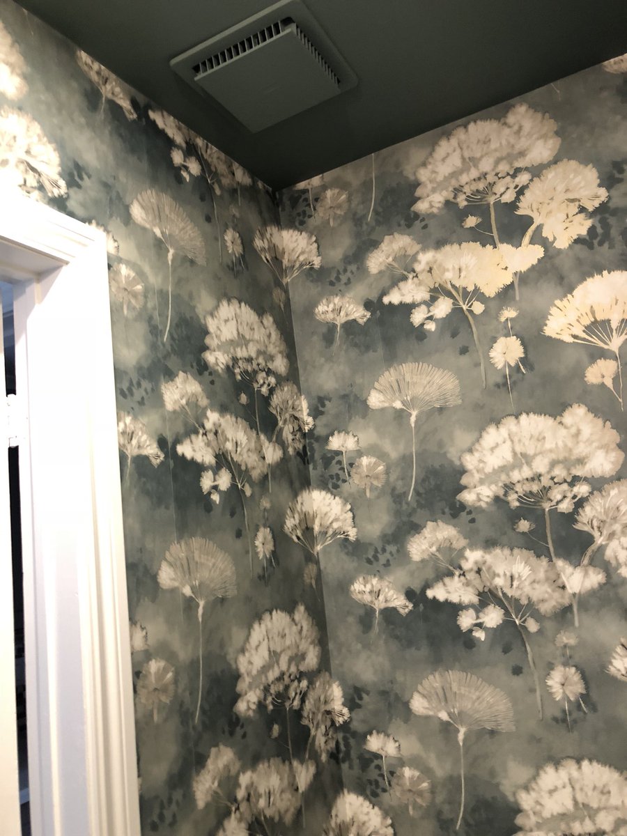 paintasticpaint's tweet photo. The wallpaper craze continues...happy Friday! #paintastic #wallpaper #decorating #durhamshottestpaintingcompany https://t.co/xMYOCePgnG