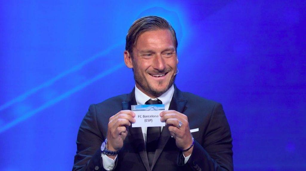 Checkontweet's tweet image. chi di urna ferisce... #ChampionsLeauge  #Sorteggio #BarcaRoma