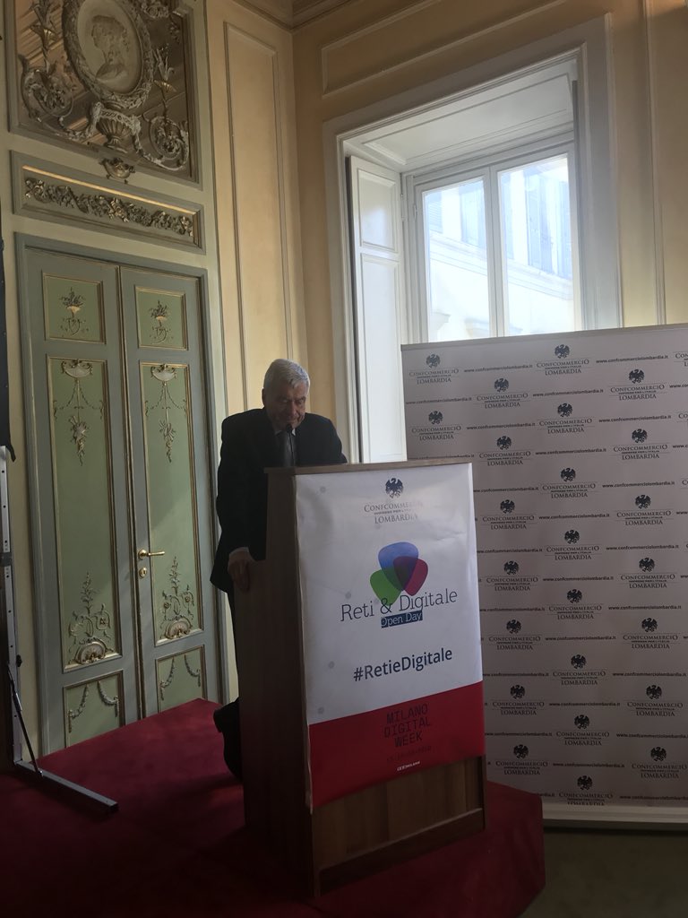 ConfcommercioLo's tweet photo. Carlo Sangalli Il #digitale rende più forte il lavoro di tutti @Confcommercio è a fianco delle imprese per aiutarle a innovare #RetieDigitale #MilanoDigitalWeek https://t.co/GyaCwQ6bVb