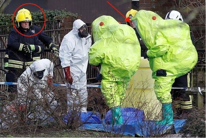 BeautifulHeatin's tweet photo. FALSE FLAG : The United Kingdom believes Russia was behind the attempted murders of Sergei Skripal and his daughter Yulia. Why are the firemen dressed normally with the most dangerous chemical known?? https://t.co/g12D6ICmAl
