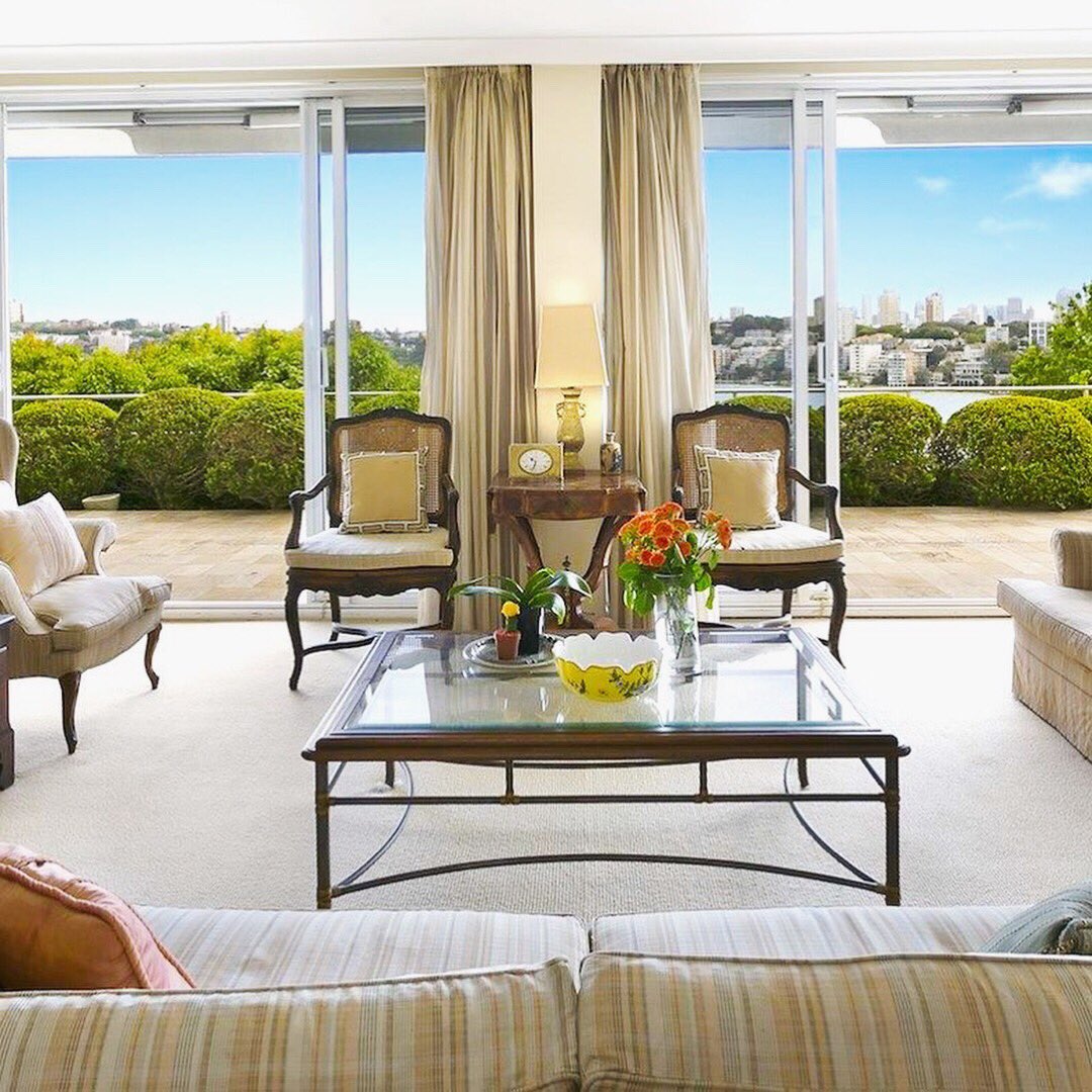 JPrattauctions's tweet photo. #Upcoming #Luxury #Auction 
📍1/45 Wolseley Rd, #PointPiper #sydney
✨ 17th March, 2.15pm, on-site  Auctioneer: @James_Pratt7 @sothebysrealty https://t.co/SdwOvyH1SI
