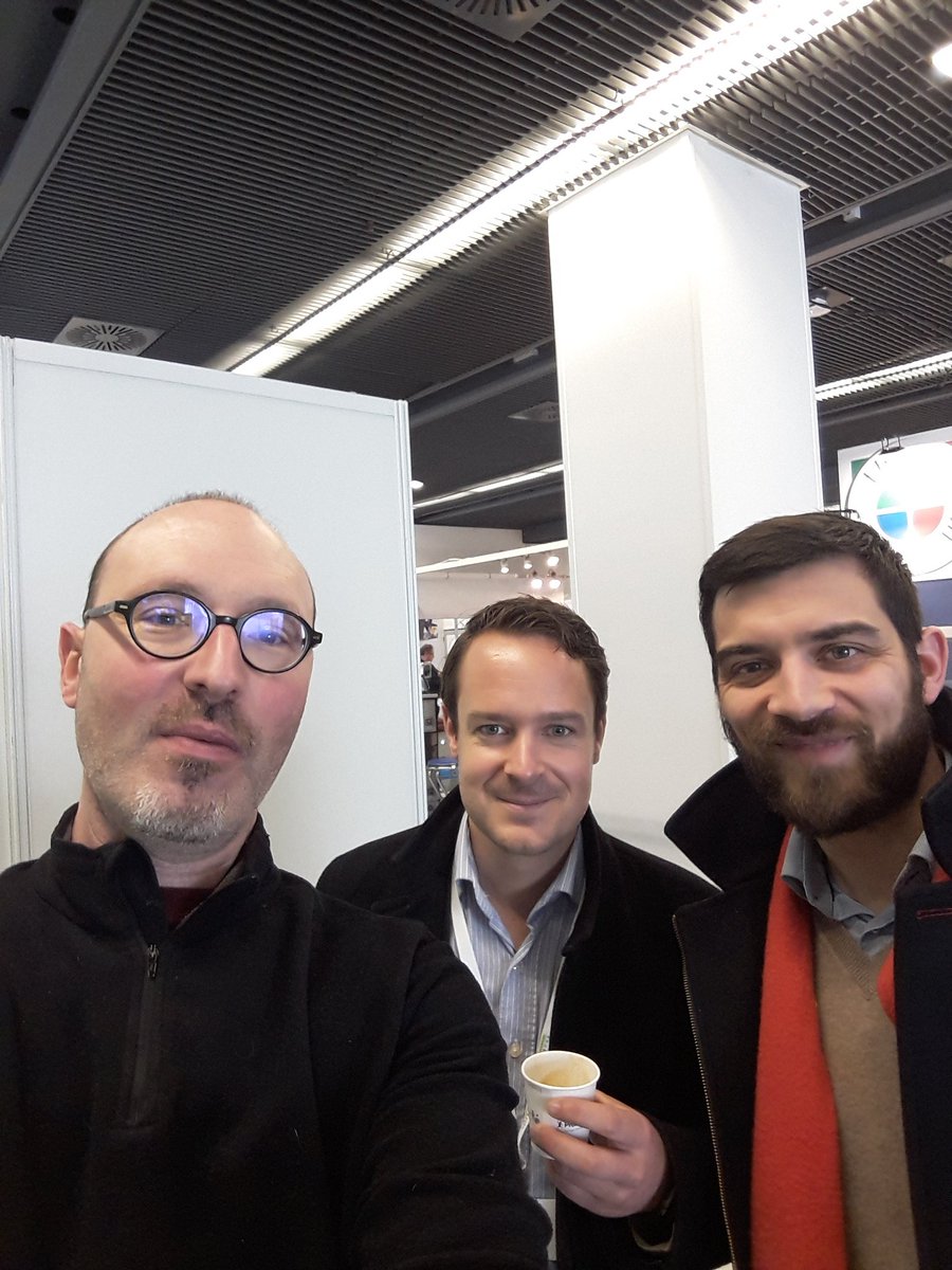 À <a href="/EduSpotFrance/">EduSpotFrance</a> 
Rencontre d'inverseurs en sciences économiques et sociales. Échanges sur les pratiques lors d'un workshop.  <a href="/mister_olivier/">Mister Olivier</a> <a href="/Classe_Inversee/">Inversons la classe!</a>