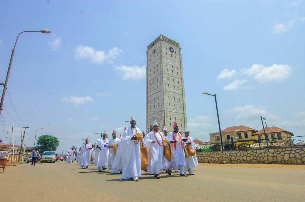 OsunObserver's tweet photo. Oduduwa Tower, Afewonro Park, Ile Ife. Osun State. Aje festival https://t.co/kdJs70Oeum
