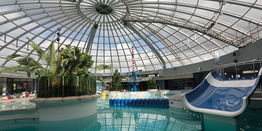 Het De #Mirandabad in #AmsterdamNL kan er na renovatie van de bodem van het 25-meterbad weer lange tijd tegenaan. <a href="/Variopool_NL/">Variopool_NL</a> sportzaken.pro/sport-type/zwe…