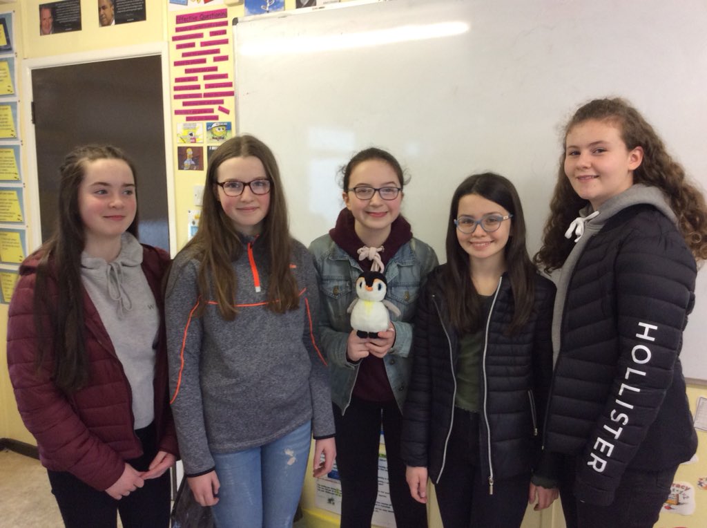 stcatsgeog's tweet image. Good luck to the ski squad from 9C.  Pongo the geography mascot is going too #ski2018 #9C