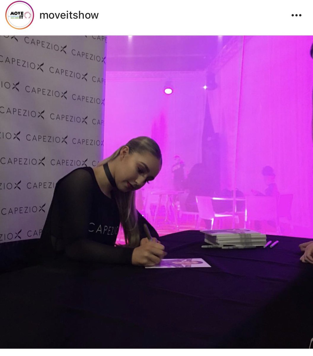 Eleiyah_Navis's tweet photo. Thank you to all who came to my signing @MOVEITSHOW hope you all like my new #CAPEZIO #posters 😘 #MOVEIT2018 #eleiyah #eleiyahnavis https://t.co/7OxWNbswbQ