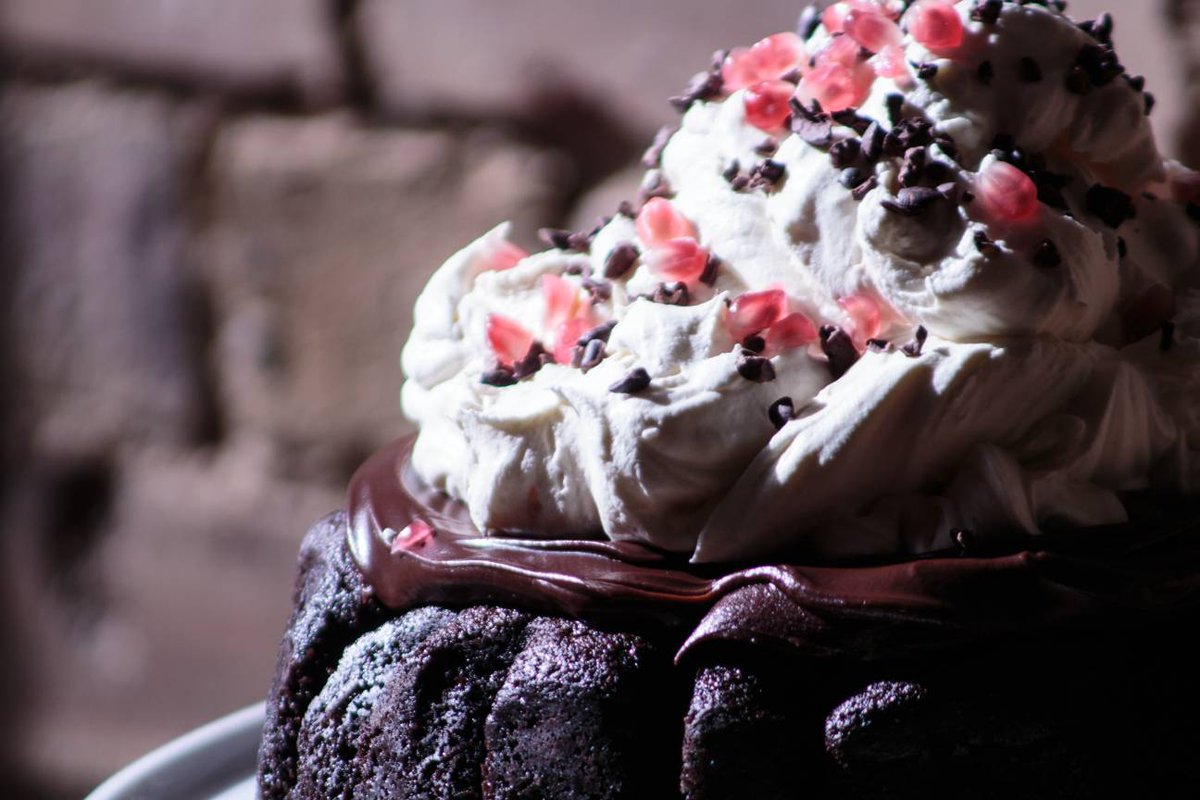 cafe_zee's tweet photo. Have a pint (or slice) of Guinness Cake Celebrate St. Patrick's Day with Zee and the team☘️

You'll find our wonderful Guinness Chocoalate Cake in our Wonder Window at our Ealing Café all weekend until the last slice has gone! https://t.co/a4Dh7UL9fE