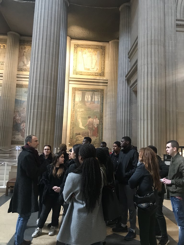 IsabelleHoertel's tweet photo. Sortie au Panthéon : Comment devient-on un grand Homme ? #projeteloquence #2ga1 #lyceegeorgesbraque https://t.co/iJvH4ktrqF