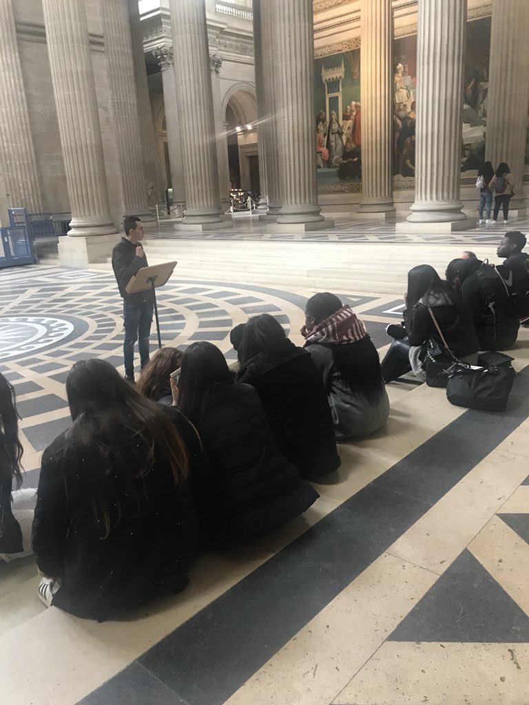 IsabelleHoertel's tweet photo. Sortie au Panthéon : Comment devient-on un grand Homme ? #projeteloquence #2ga1 #lyceegeorgesbraque https://t.co/iJvH4ktrqF