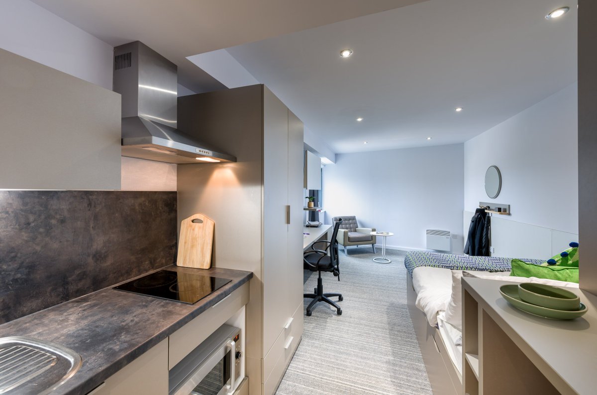 DowningExeter's tweet photo. Our studio apartments are self-contained and beautifully furnished to provide you with the perfect home away from home! https://t.co/6OtTowFxBu https://t.co/D76XMG4Tnh