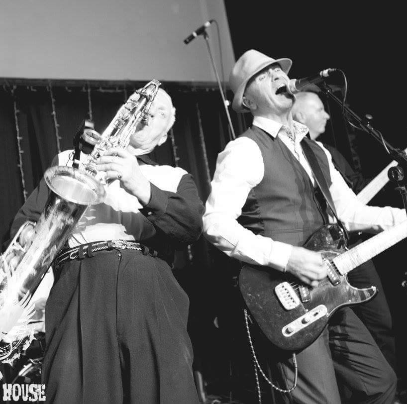 We welcome the brilliant Jammy Devil this evening from 9:30 . Pop along &amp; enjoy some drinks and great live music! 🍻🎵