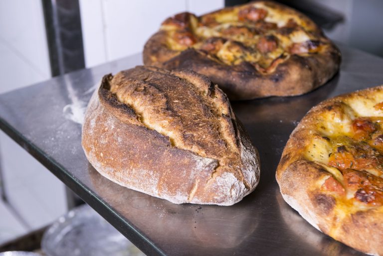 ShuttleDirect's tweet image. Interested in #AncientHistory? Or #Nature? Or #BreadProduction? Get a sneak peek into all three on our transfer from #BRI to #Matera. #RouteGuide
shuttledirect.com/blog/the-splen…