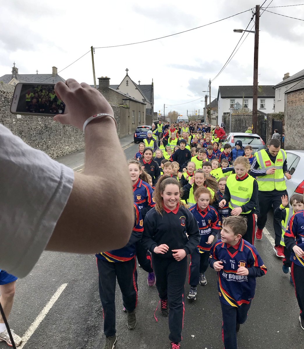 Rith_Gaeilge's tweet photo. Shroicheamar Baile Thiobraid Árainn agus bhí neart spraoi againn le Gaelscoil Thiobraid Árainn! Maith sibh a chairde! #Rith2018 https://t.co/DoC94ZZRwK