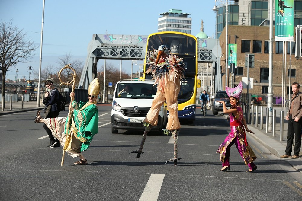 e_frontiersUK's tweet photo. You may see a lot of this happening over this weekend celebrating #StPatricksFestival Guaranteed CRAIC, CEOL agus RINCE *Translate: Fun as only the #Irish know how, singing all kinds of rubbish and dancing in the streets. ☘️ 💃 🇮🇪 https://t.co/wsxEU62SwE