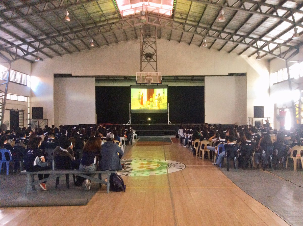 seassc's tweet photo. LOOK: The second film screening day of #AngLarawan at Old Gymnasium, Letran Calamba. 🖼🎥
On behalf of the student council, thank you to all who participate the first-ever cinema event #CineArriba! 💙
#PhoenixInformed
#CineArriba2018
#SecondScreeningDay
#AngLarawanTheMovie https://t.co/zpSTZfPqyf