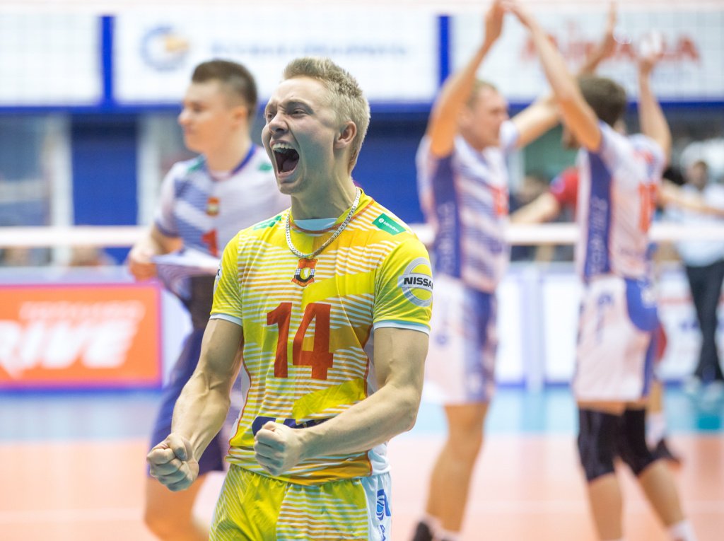 Venäjä: <a href="/Kuzbassvolley/">ВК "Кузбасс" (Кемерово)</a> / <a href="/LauriKerminen/">Lauri Kerminen</a> &amp; <a href="/TSammelvuo/">TuomasSammelvuo</a> välieriin, kun Belgorod kaatui toistamiseen, nyt 3-0 (27-25, 25-20, 25-18). #lentis #harasoo