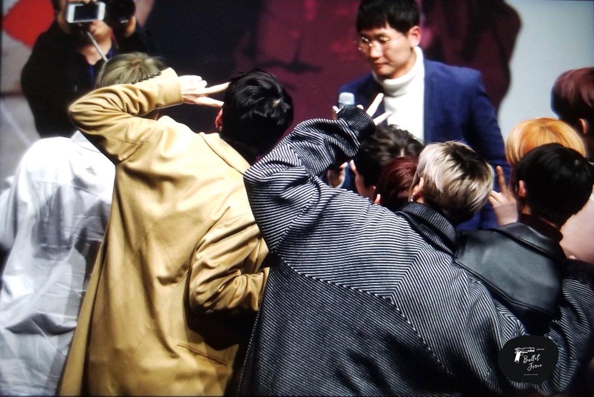 BULLETFORCE1025's tweet photo. 180316 가나 팬미팅 #워너원 #강다니엘 #옹성우 https://t.co/zcwX4yfhXy