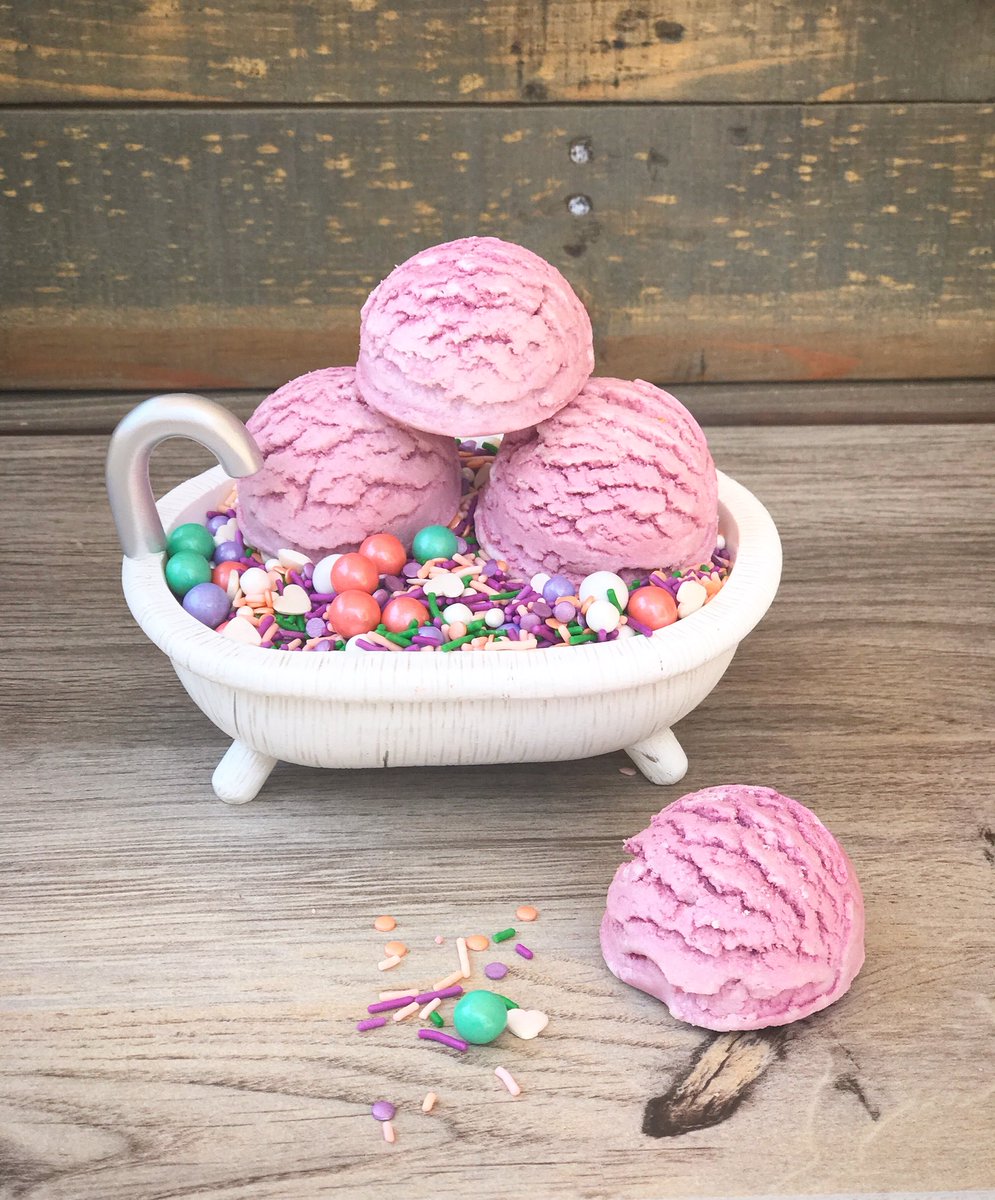 LenoreBatherie's tweet photo. Enhance your bathtime with some freshly scooped Lavender Sorbet Bubble Scoops. These little bubbling delights are packed with shea butter and nourishing oils for the ultimate pampering. https://t.co/rUzOMtTWVl