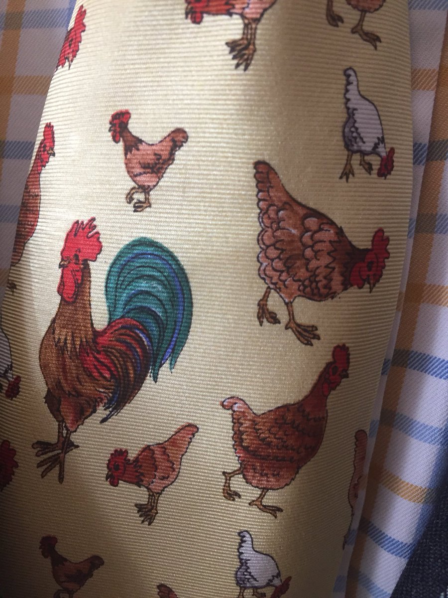 Look who I’ve bumped into <a href="/TVBAwards/">TVBAwards</a> only the lovely Jenny &amp; Mark <a href="/betteridgesbeer/">Betteridge's Brewery</a> @wifeofbrewer Beer producers drinking wine!! Love the tie <a href="/GHStockbridge/">The Greyhound on the Test</a>