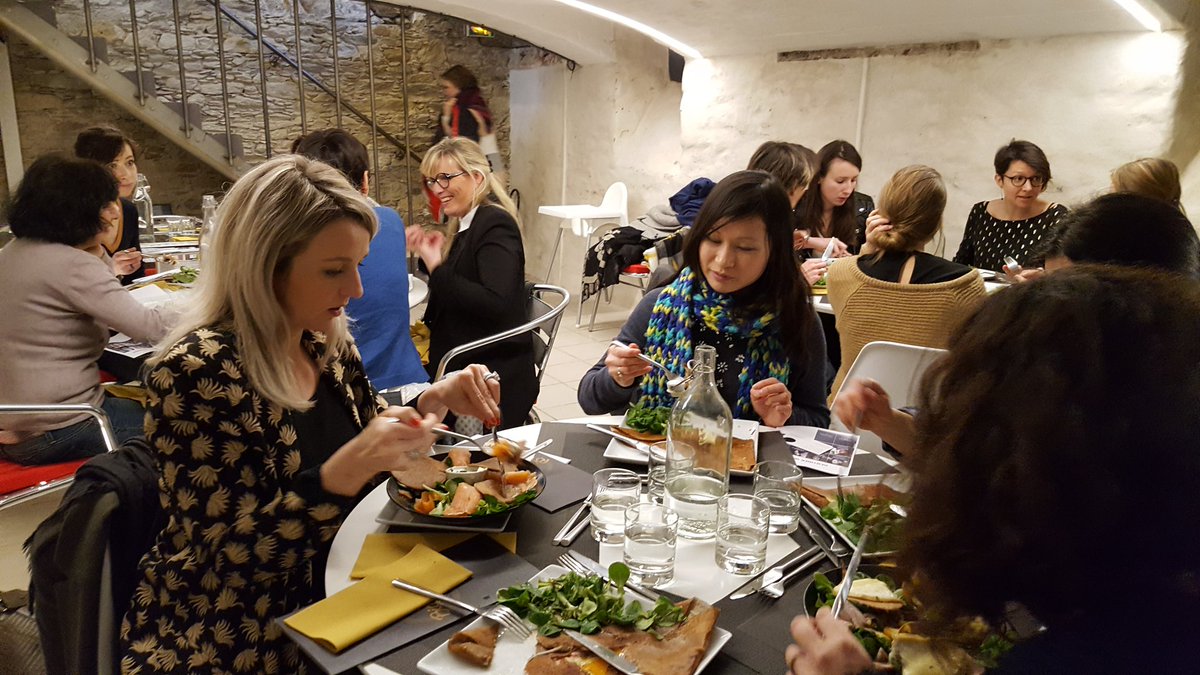 Lydie_Pineau's tweet photo. Supers échanges lors de notre traditionnel déjeuner mensuel @WomenatNantes  😉 #networking #bienveillance https://t.co/MUxTWNhhfF