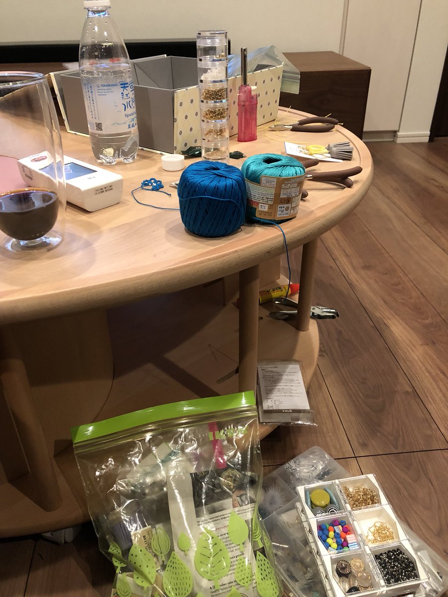k_hatakeyama33's tweet photo. 製作中。
#aplus3
#ハンドメイド
#アクセサリー https://t.co/CSr2cjiU0Z
