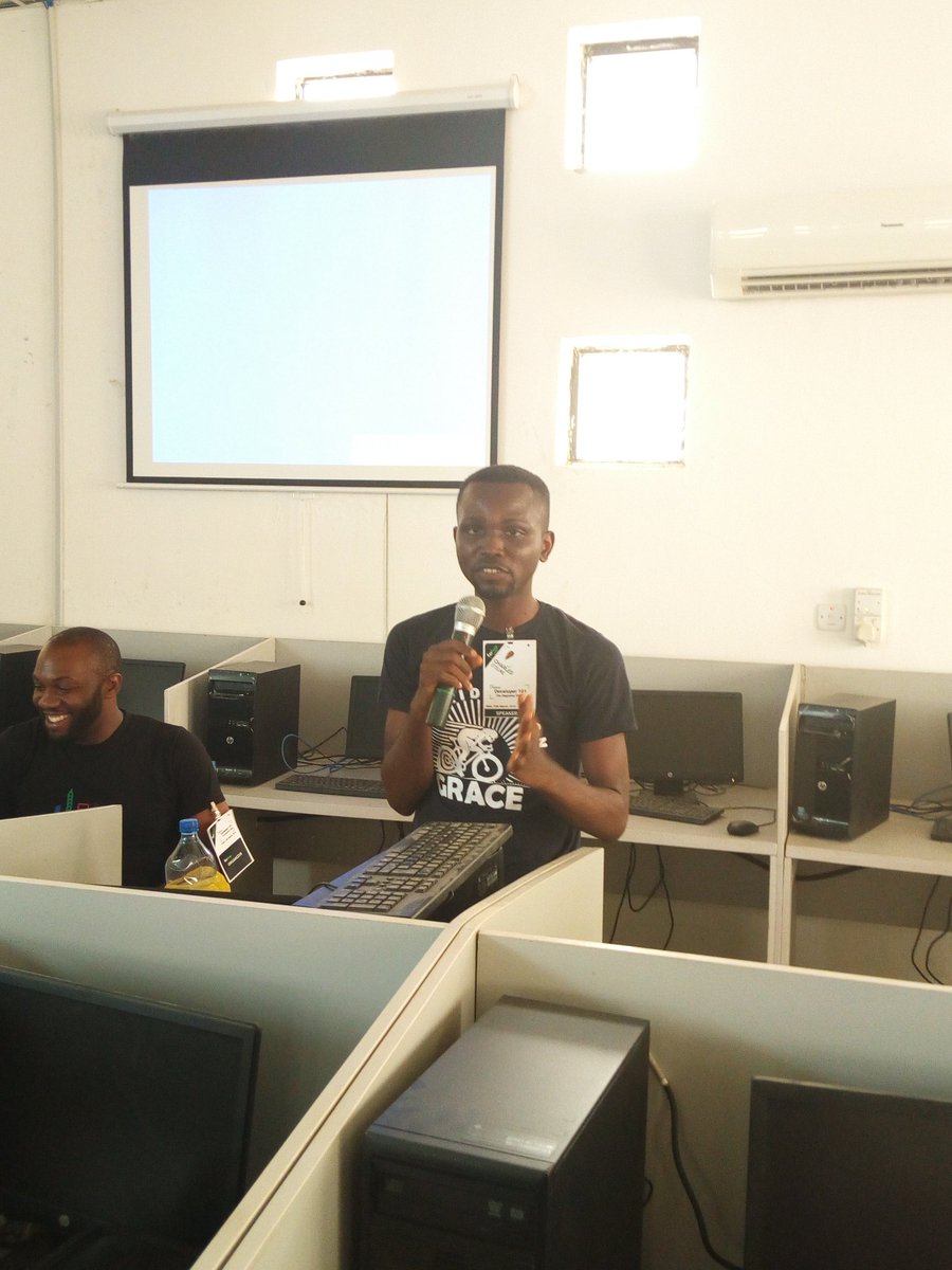 Dominus_Kelvin's tweet photo. @charliecodes Speaking on first steps with React @ForloopAsaba. #forloopasaba2018 https://t.co/0kuvcPyi4U