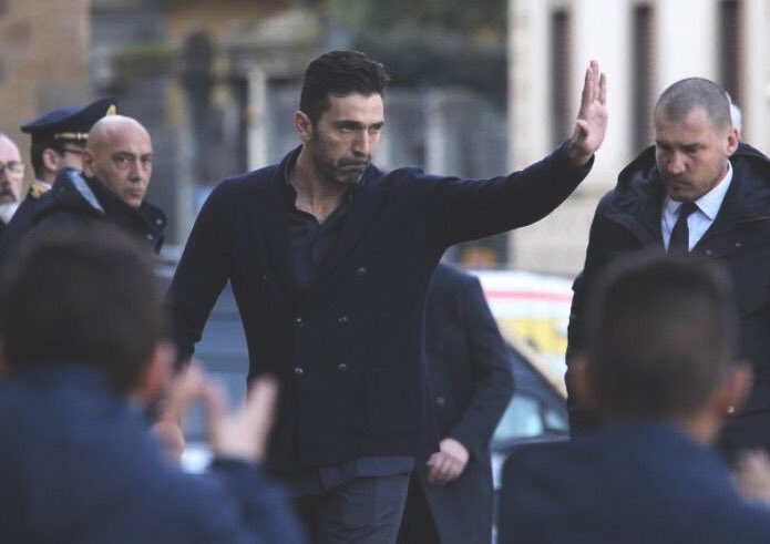 Gianluigi Buffon personally paid for the private jet that took the Juventus players from London to Florence for Davide Astori's funeral..

He also refused to enter the church through a side-door to show the city of Florence that Juve stand by them!

Touch of class! 👏👏👏