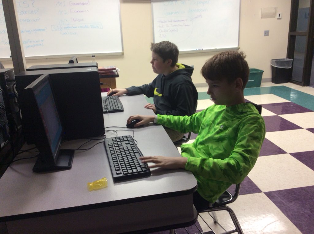 jschleiden11's tweet photo. Reviewing grammar with #grammarninja #games4ed @JennieDickel https://t.co/gOO7BeGxVb