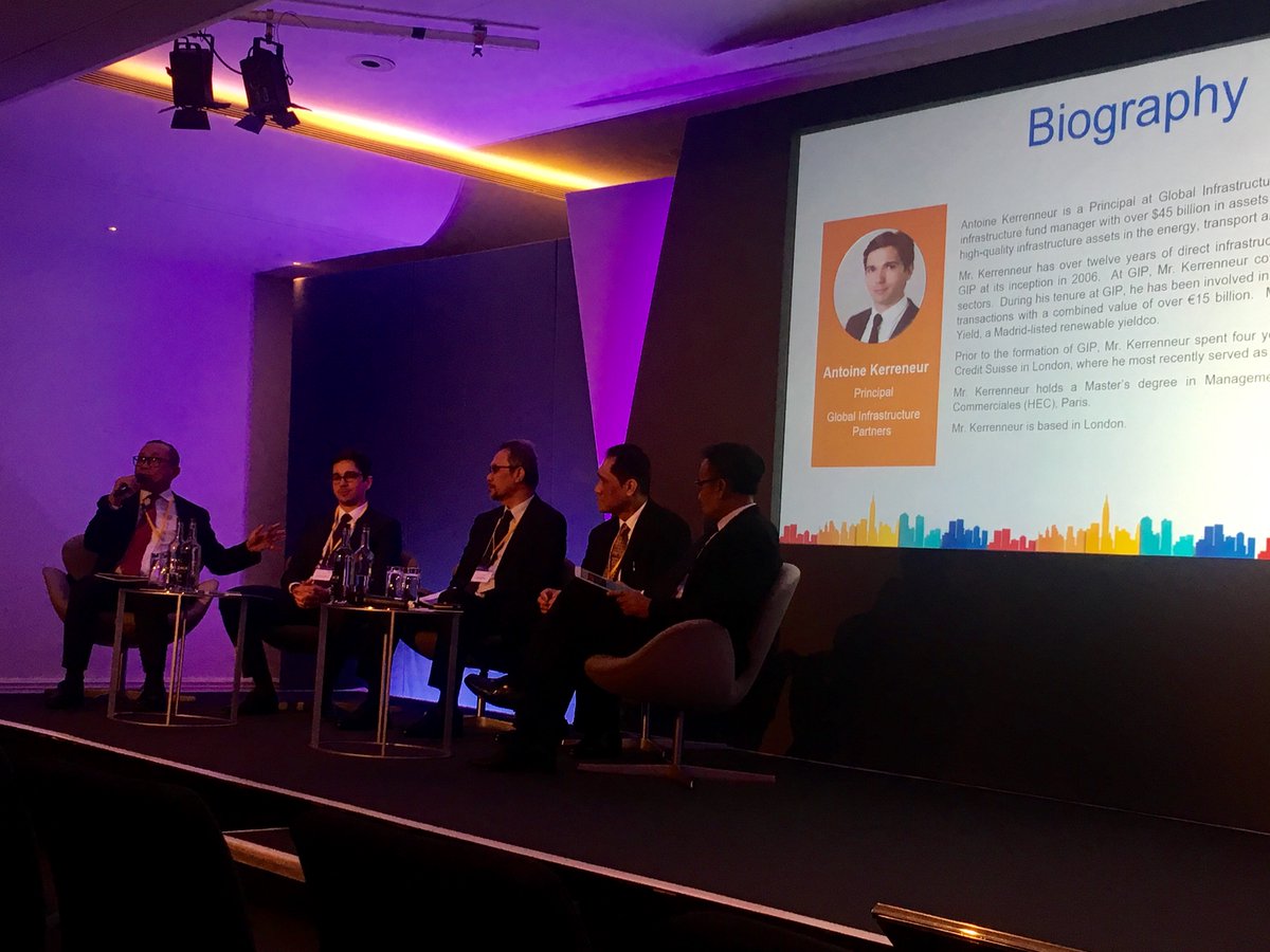 IIPCLondon's tweet photo. Head of Indonesian Central Bank @bank_indonesia in London, Mr Donny Hutabarat, is moderating the 2nd session of #IIIF18 day 2: "Financing Opportunities on Non-State Budget Infrastructure Projects" @KBRILondon @investIDN #investindonesia https://t.co/P8Ke9BENIs
