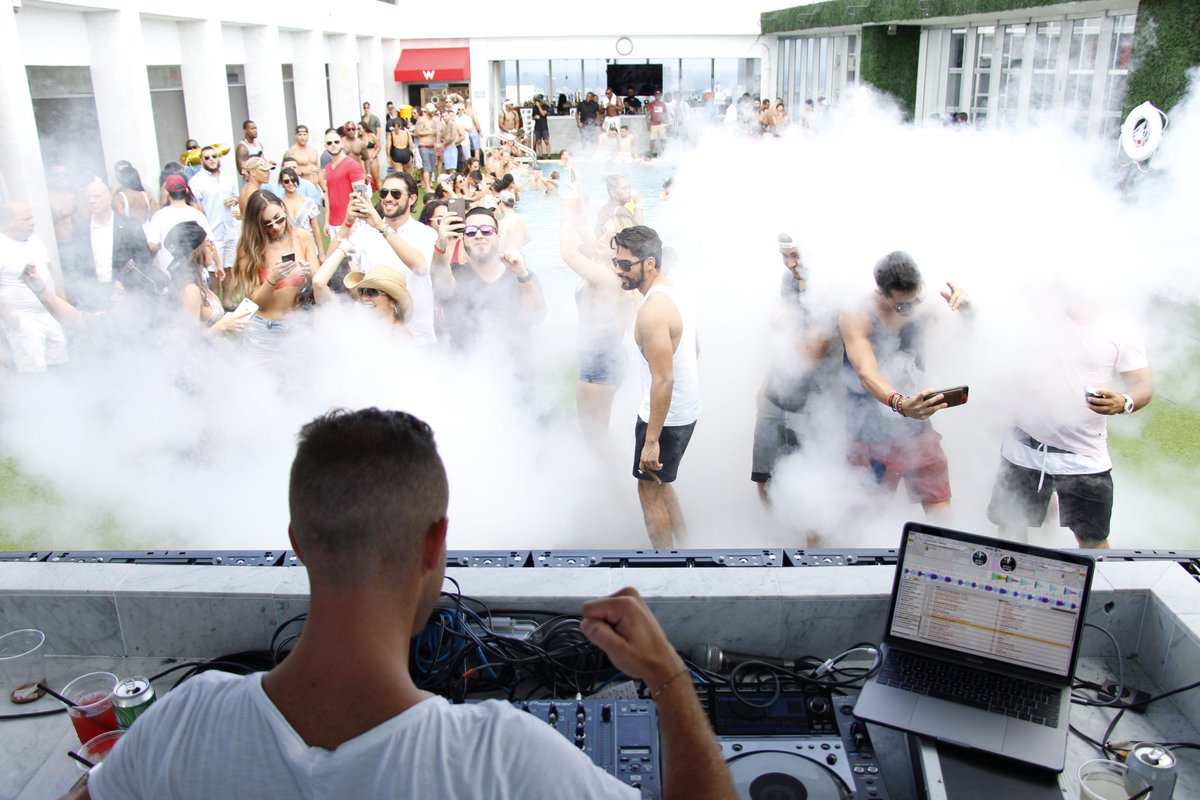 RayCostatweets's tweet photo. MIAMI MUSIC WEEK !!! Rock with me tomorrow at AQUA BEACH 🌴🍾. For tickets , https://t.co/Mt3LGA5D2g , see you tomorrow ! https://t.co/RG0e6I4KaI