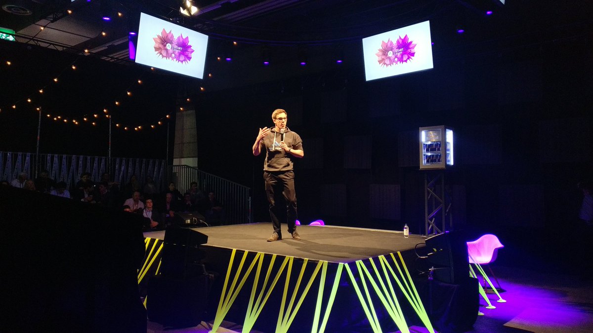 @karllorey on stage pitching @_firstmomentum and explaining how we help student entrepreneurs succeed at #STARTsummit