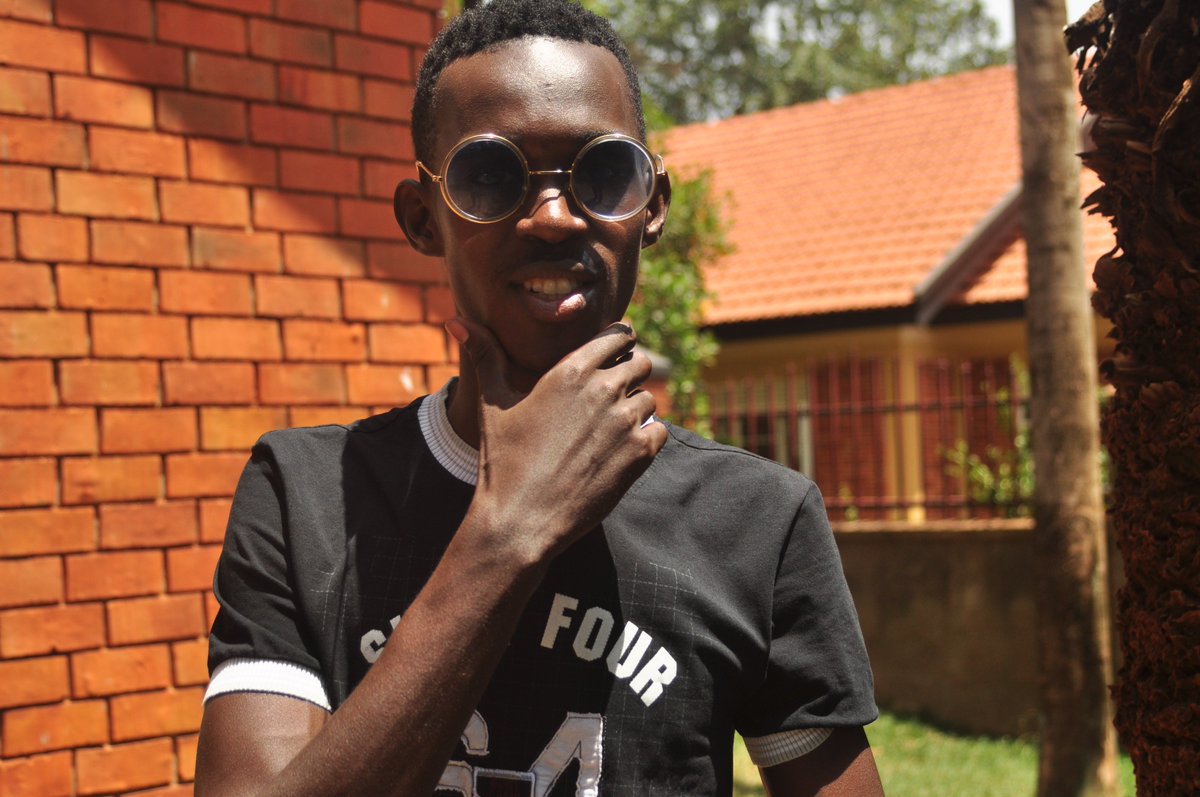 sureman28's tweet photo. #FridayMadness Today Wiz #StabuaNatooro Live On 106.5 #DigidaFm 4pm-7pm Drop Down Your Greetings Now #JoinOurWtsappNo.0703106106 #TumenyaRecord #MaamaBoyVideoLoading https://t.co/T5Qom1vx2F