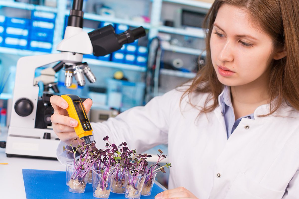 This summer, the brightest young minds across our state will come together to build a secure food future for Ohio. Will you be one of them? buff.ly/2pfpIE6