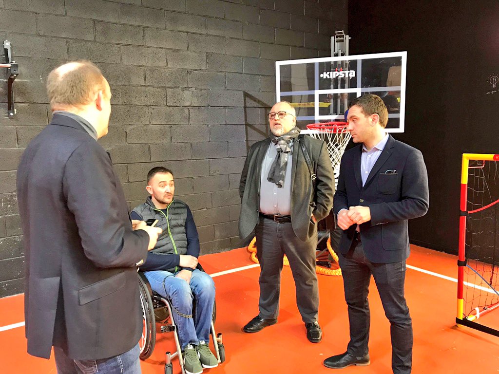 JulienDive's tweet photo. #Handicamp, une initiative unique en France et c'est à #StQuentin, un lieu de découverte et ludique : les Sports accessibles pour tous et gratuitement ! Merci à Nico et Guillaume pour ces deux heures de partages. Il y a encore du travail pour une société inclusive. https://t.co/UGGMmhCcyd