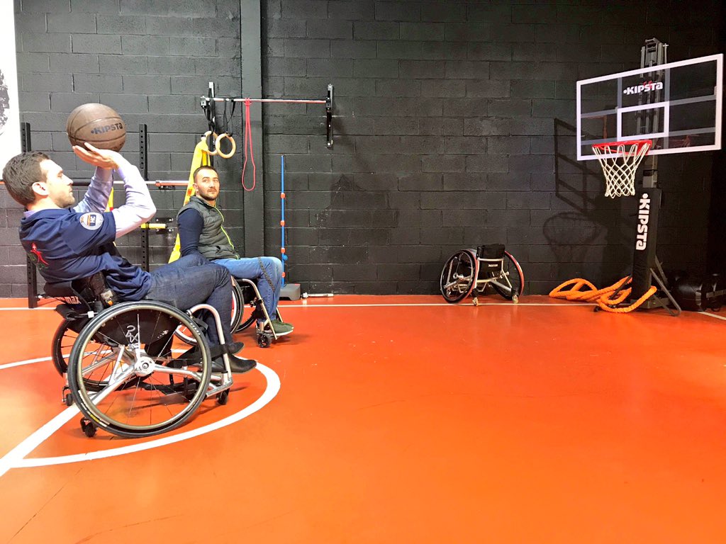 JulienDive's tweet photo. #Handicamp, une initiative unique en France et c'est à #StQuentin, un lieu de découverte et ludique : les Sports accessibles pour tous et gratuitement ! Merci à Nico et Guillaume pour ces deux heures de partages. Il y a encore du travail pour une société inclusive. https://t.co/UGGMmhCcyd