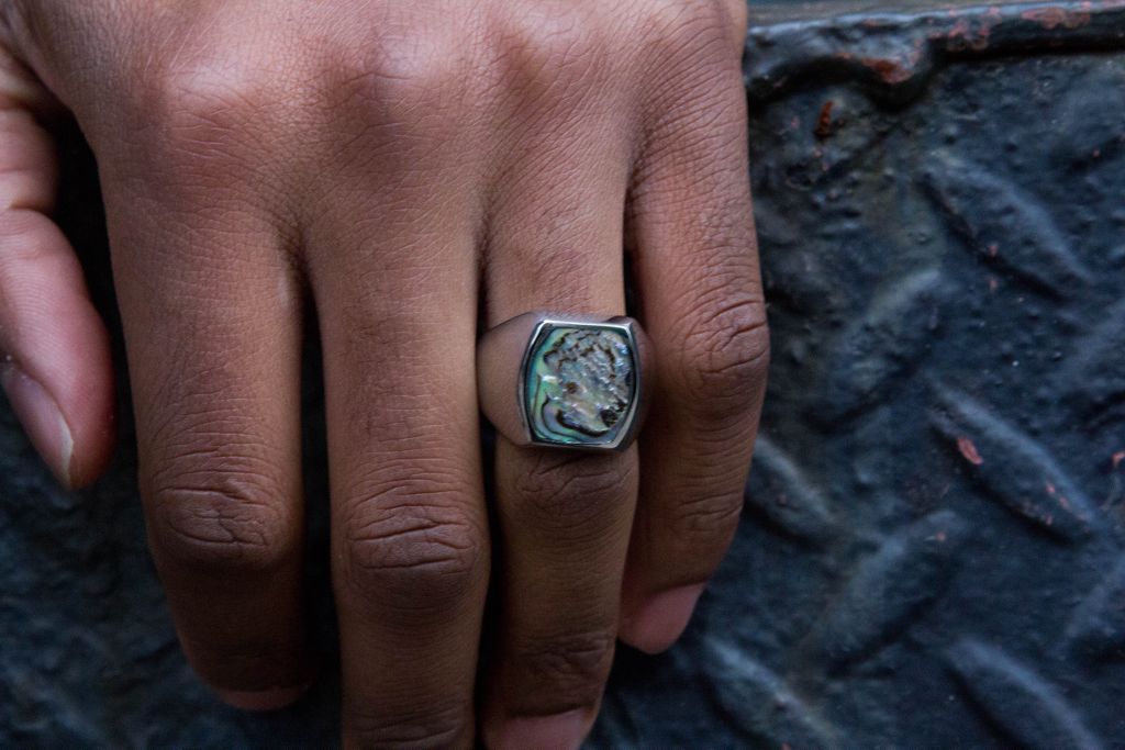 Edforce_Steel's tweet photo. Look Powerful With a Bold Ring // Bling Bling

#edforce #edforcesteel #steelusa #style #menswear #mensfashionpost #mensfashion #fashionablemen #mensstyle #mensstreetstyle #nyc #rings #bracelet #necklace #jewelry #swag #handmadejewelery #fashionjewelry #instajewelry https://t.co/KiWtKCjCsN