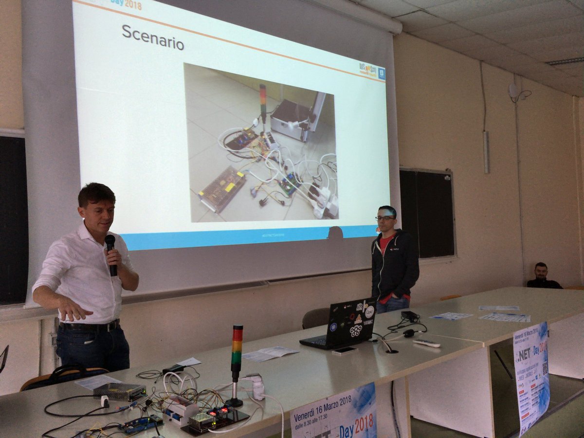 stenodelfo's tweet photo. #Iot #dotnetday2018 @maiorfi @ppatierno https://t.co/IN6plsvXJ1