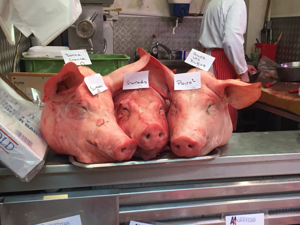 ClemSarlat's tweet image. Bonne ambiance au marche de Cardiff #GALFRA 🐷🐽 #1ereligne