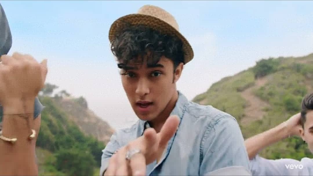 CNCOUruguay's tweet photo. ¿Que les parecio el video de #BONITA ?

#KCA #EstrellaMusicalLatinaCNCO https://t.co/SsF8qag0RN