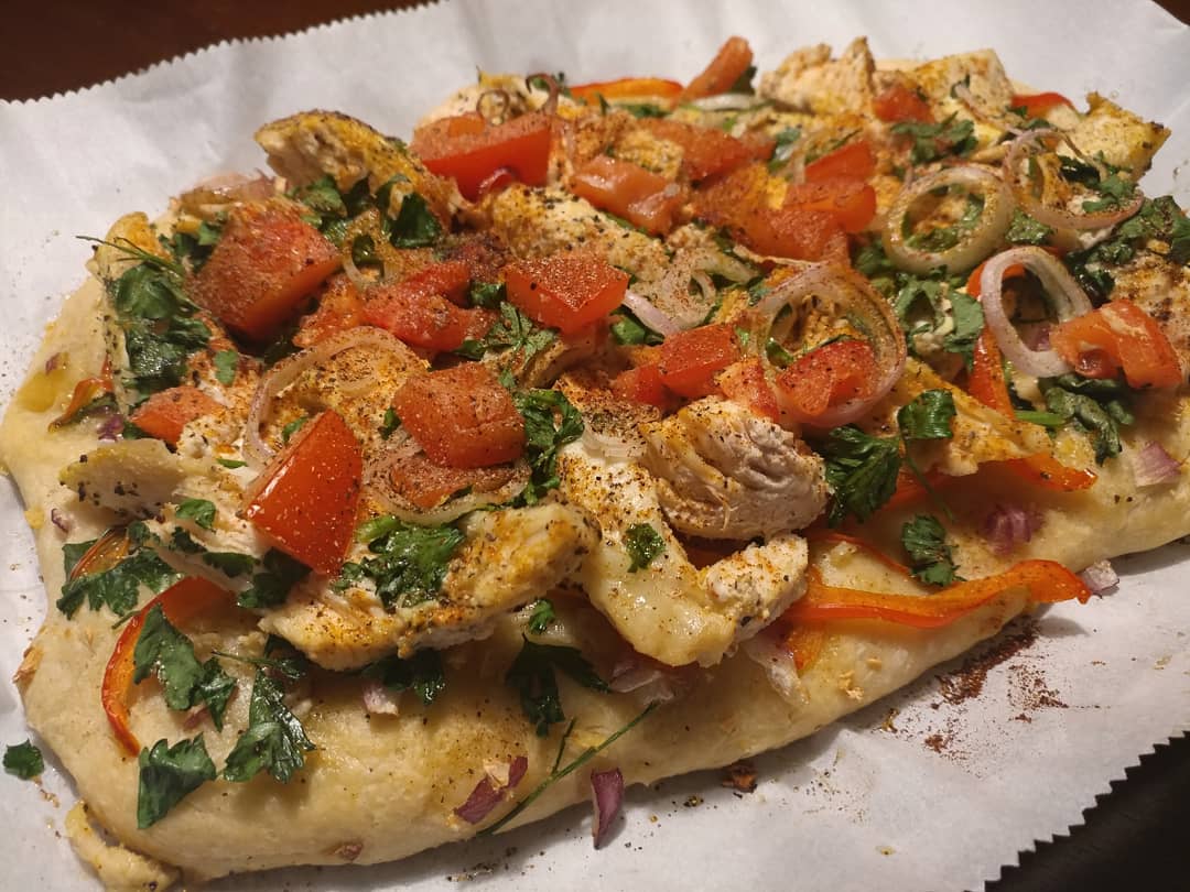 FoxyCuisine's tweet photo. Piled High Mesquite Chicken Flatbread. The chicken was first cooked directly on the firewood. The flatbread is freshly baked and layered with veggies, olive oil and that lovely chicken.
#FoxyCuisine #flatbread #chicken #baking #mesquite #firebaked #bread #loadedflatbread https://t.co/scIvf3HdYS
