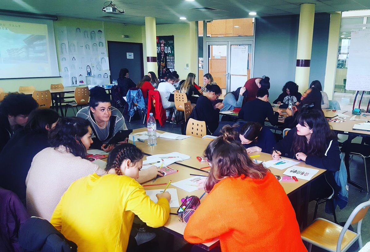 CAVCCreative's tweet photo. WOW!! We’ve just had our debriefing with the principal at Lycee Polyvalent Francoise and our Erasmus+ group could not have been praised any more!! The students are so sad to see them leave!! Until next time Toulouse Au revoir 👋🏽 https://t.co/51C8BBUUmC